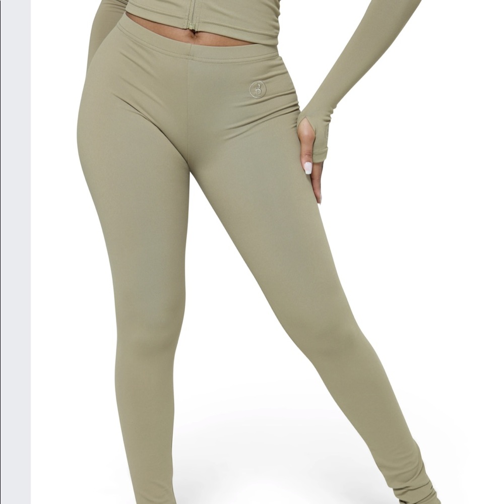 Olive green fitted leggings